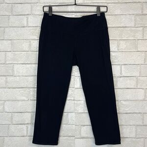 Athleta Black Chaturanga Capri Crop Leggings M